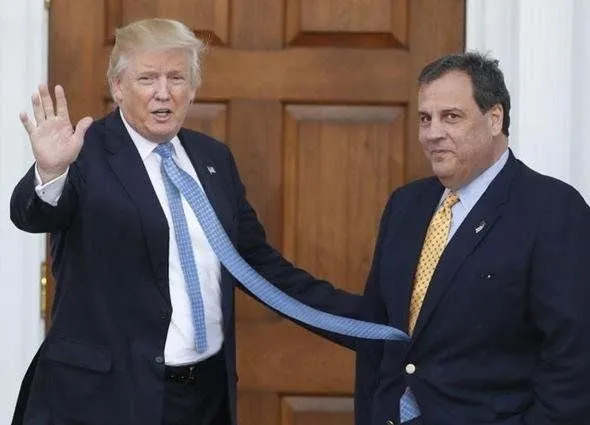 Trump’ın kravatı büyük ilgi gördü
