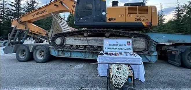 İş makinesiyle kaçak kazıya 10 gözaltı