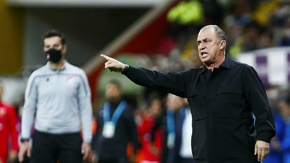Galatasaray'da fatura kesildi! Fatih Terim 4 ismi sildi