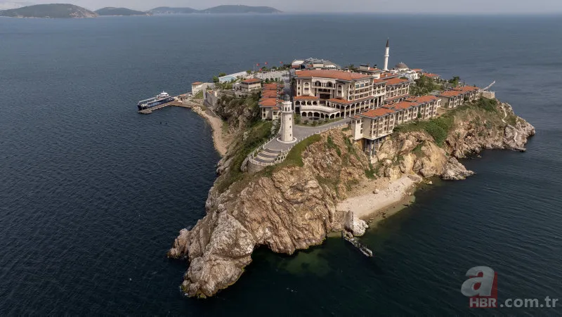 Adı "Yassı" namı "Yaslı" adaydı... Demokrasi ve Özgürlükler Adası olarak hafızalara ışık tutuyor 17