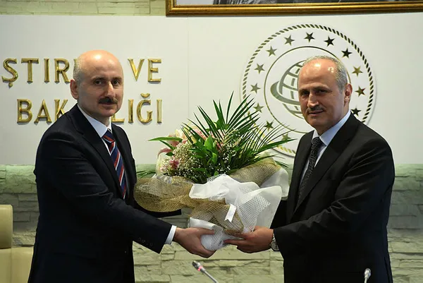 Son dakika: Başkan Erdoğan, yeni Ulaştırma Bakanı Adil Karaismailoğlu ile görüştü - 1