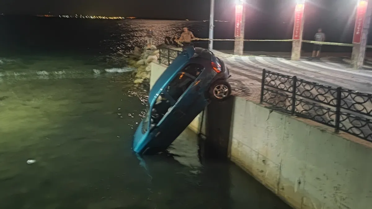 Tekirdağ’da otomobil su kanalında asılı kaldı: 1 yaralı