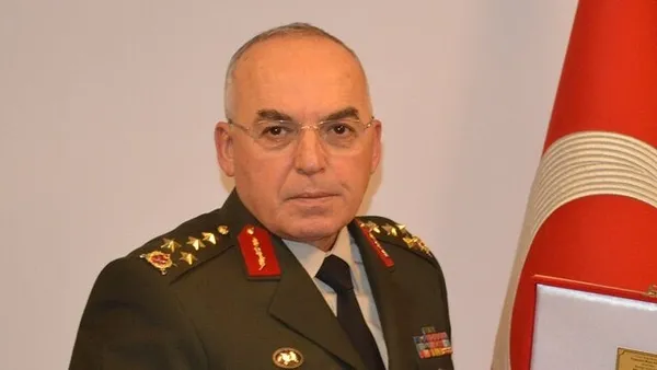 musa-avsever-kimdir-kac-yasinda-kara-kuvvetleri-komutani-org-musa-avsever-hangi-gorevlerde-bulundu-1690888020421.jpg Musa Avsever kimdir, kaç yaşında? Kara Kuvvetleri Komutanı Org. Musa Avsever hangi görevlerde bulundu? - 1