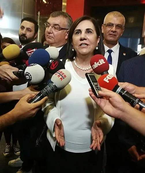 son-dakika-chpligaye-usluer-partisinden-istifa-etti-1620210626035.jpg Son dakika: CHP'li Gaye Usluer partisinden istifa etti - 6