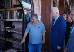 Devlet esnafın yanında! Vali Gül'den selden etkilenen Sahaflar Çarşısı'na ziyaret