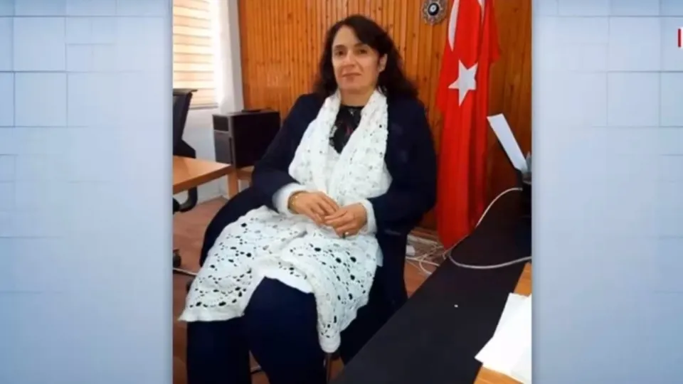 KKTC’yi karıştıran dilekçe skandalı! Öğrencisi adına “başörtüsü dilekçesi” yazdı