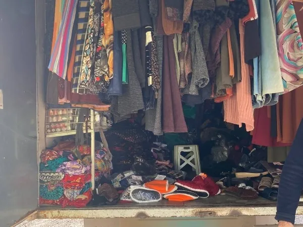 Düzce'de görenleri şaşırtan olay! Kamyonu dükkana çevirdi - 1