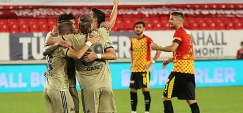 İzmir'deki gol düellosunda kazanan Fenerbahçe