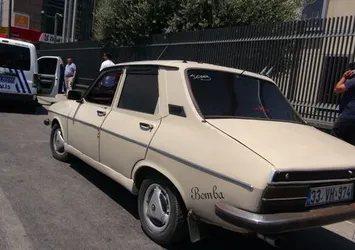Üsküdar'da çamurluktaki yazı polisi alarma geçirdi