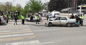 Şanlıurfa’da iki otomobil çarpıştı: 8 yaralı