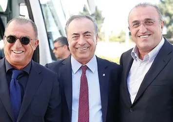 Galatasaray'da kritik toplantı başladı!