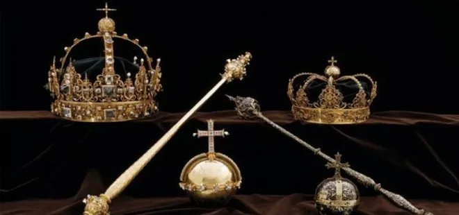 Müzeye girip kraliçenin tacını çaldılar