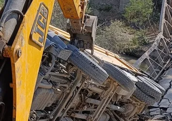 Malatya'da demir köprü çöktü: 1 yaralı