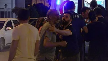 ¡Dos coches chocaron de frente! Se convirtió en una zona de guerra.