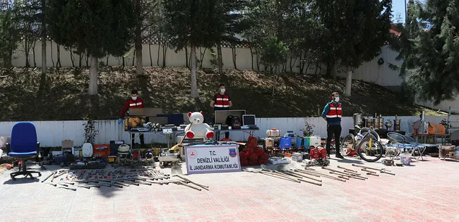Son yılların en büyük hırsızlık operasyonu! Oyuncak ayı yakalattı! Ünlü oyuncuları çarpmış - 1