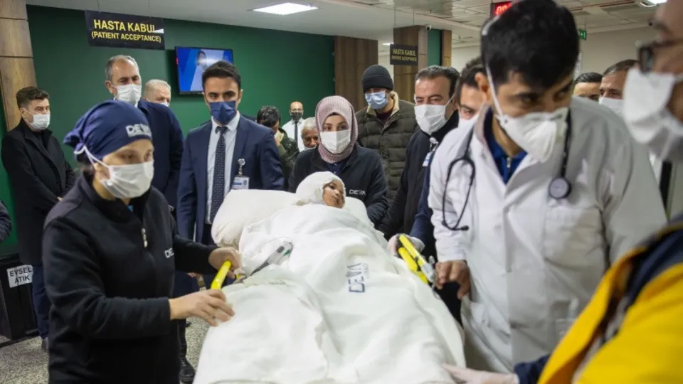 Pitbull saldırısına maruz kalan Asiye'nin doktorundan flaş açıklama! Başkan Erdoğan sürekli irtibatta! Asiye'nin saçları geri gelecek mi?