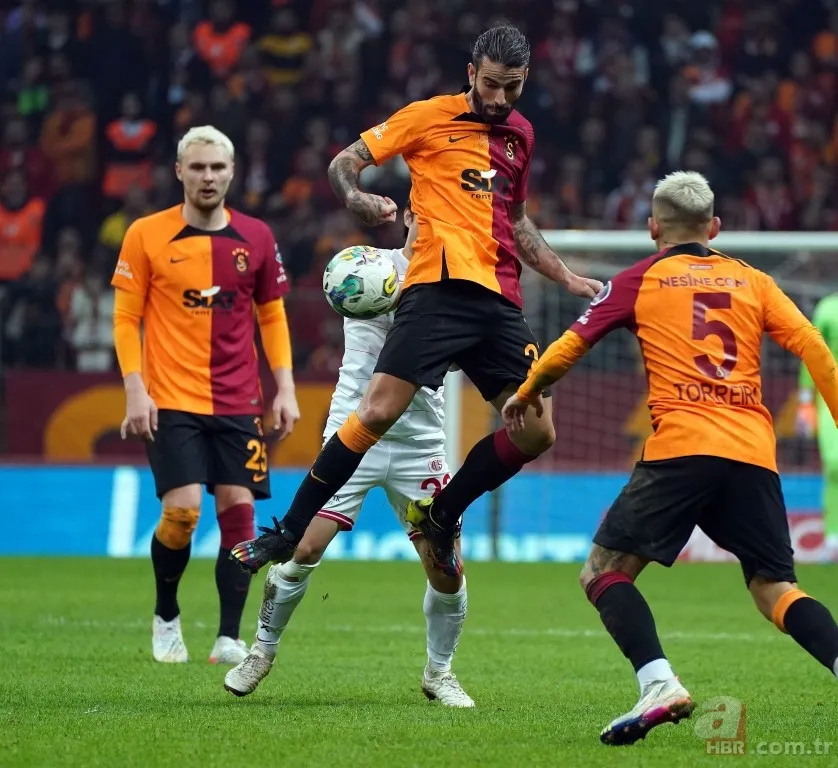 Okan Buruk'tan transfer sözleri: Çalışmalar var 25