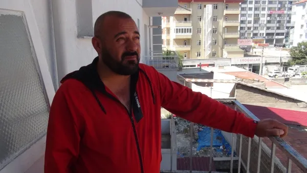 nigdede-korku-dolu-anlar-balkondan-atlayan-kadini-havada-yakaladi-1656593789488.jpg Niğde’de korku dolu anlar! Balkondan atlayan kadını havada yakaladı - 4
