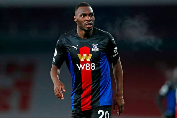 Fenerbahçe’de hedef Benteke! Pazarlığa başlandı