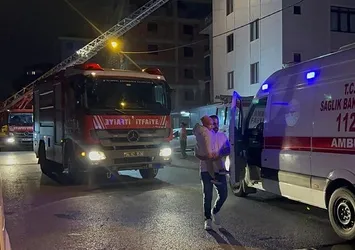 Sultanbeyli'de 5 katlı binada yangın! 10 kişi mahsur kaldı
