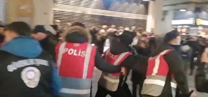 Beyoğlu’nda izinsiz yürüyüş yapan 83 kişi gözaltına alındı