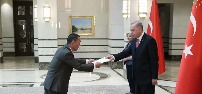Vietnam’ın Ankara Büyükelçisi Do Son Hai, Başkan Erdoğan’a güven mektubu sundu