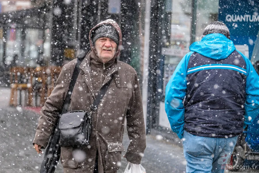 Meteoroloji uyardı: 63 il için sarı alarm! Fırtına, don, lodos... Cuma pik yapacak 1