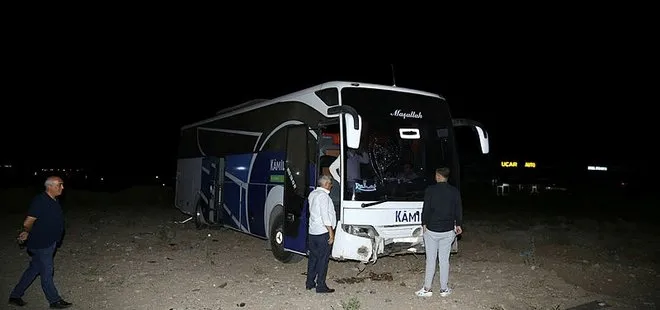 Diyarbakır’da yolcu otobüsü refüje çarptı: 18 yaralı