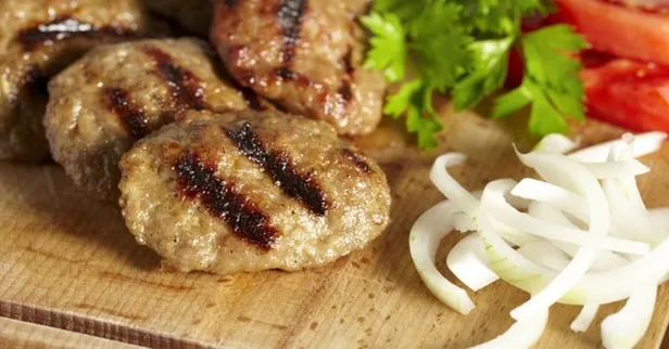 disi-citir-ici-sulu-bu-muhtesem-kofte-tarifi-herkesi-mest-edecek-iste-meshur-koftecilerin-essiz-sirri-1696858330083.jpg