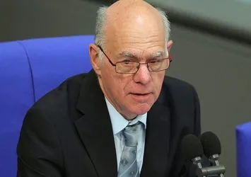 Norbert Lammert: Almanya, İncirlik’ten askerlerini çekebilir