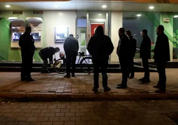 Adana'da bisikletle banka soygunu girişimi