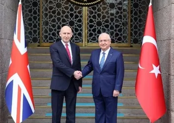 Bakan Güler'den önemli temas! Birleşik Krallık Savunma Bakanı ile görüştü