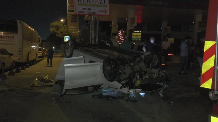 Fenerbahçe Can Bartu Tesislerinin önünde feci kaza! Araç parçalandı sürücü ve arkadaşı olay yerinden kaçtı