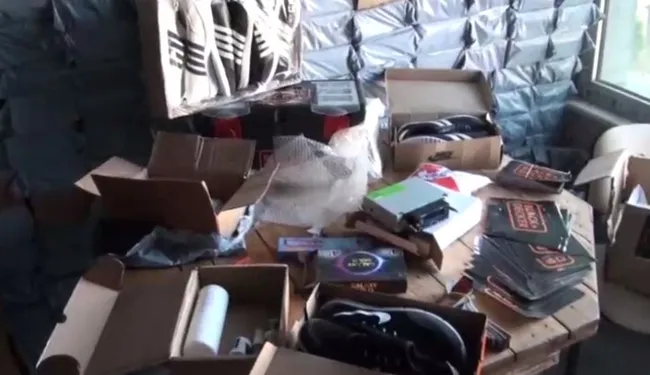 Pandemiyi fırsat bilip ‘cep telefonu satıyoruz’ diye dolandırdılar! O çete çökertildi