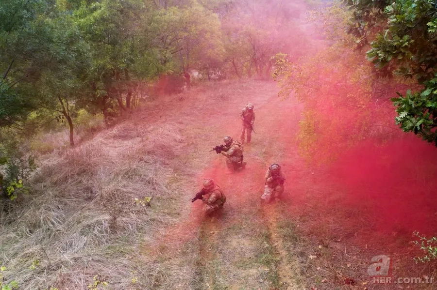 Türk ordusunun gururu SAS komandoları görüntülendi! 15