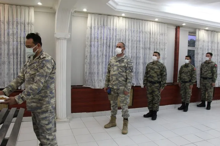 Son dakika | Mehmetçik'in eli tetikte gözü semada! Vatan nöbeti beklerken hainlere göz açtırmıyorlar
