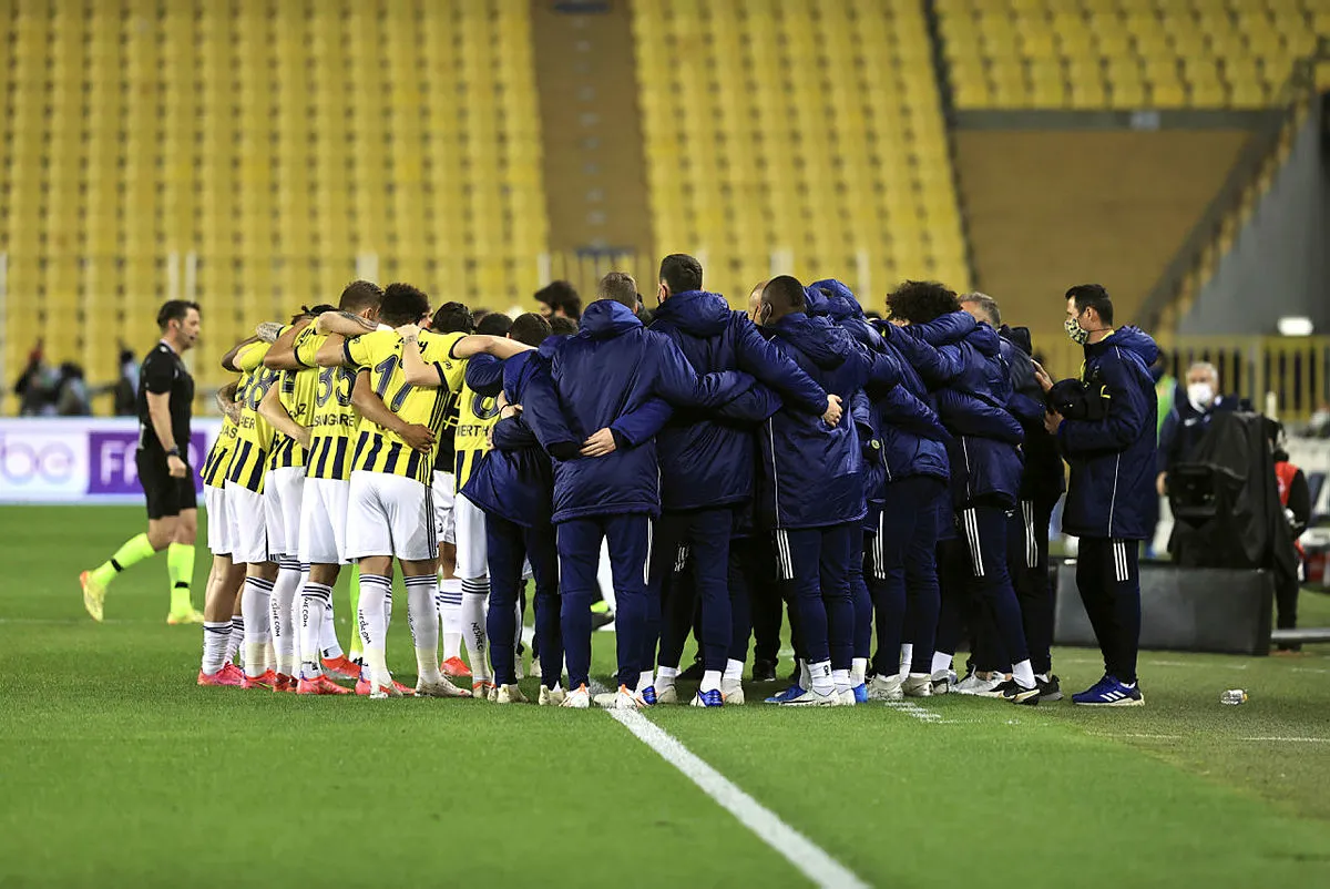 Fenerbahçe'nin zirve aşkı sürüyor! Fenerbahçe 3-2 Kasımpaşa (MAÇ SONUCU-ÖZET)