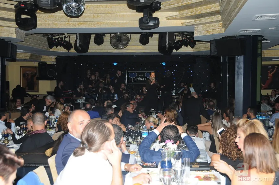 Ebru Gündeş'i dostları yalnız bırakmadı 17