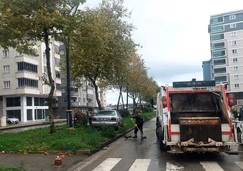 Samsun'da otomobil ile çöp kamyonu çarpıştı: 1 yaralı