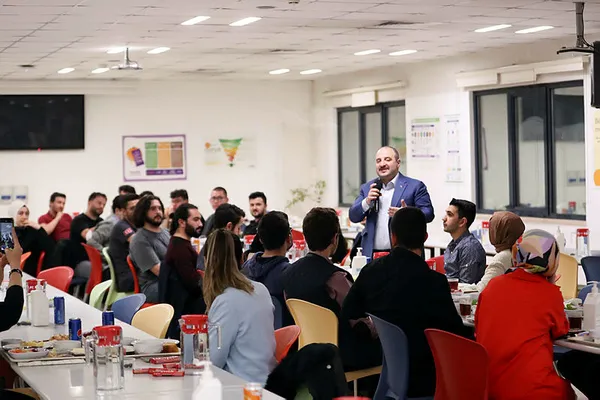 Sanayi ve Teknoloji Bakanı Mustafa Varank'tan yatırım ve üretim açıklaması! Türkiye'nin geleceği parlak - 1