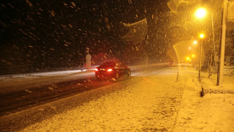 Bolu Dağı'dan görüş 40 metreye düştü! Kar kalınlığı 5 metreye ulaştı