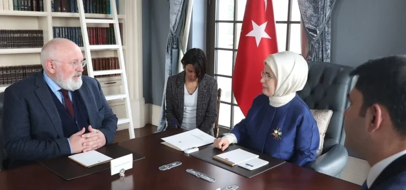 Emine Erdoğan, AB Komisyonu Kıdemli Başkan Yardımcısı Timmermans ile görüştü