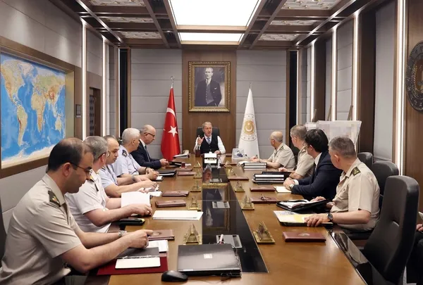 Son dakika: Milli Savunma Bakanı Akar'dan İsveç ve Finlandiya'ya mesaj! Teröre desteği kesin - 2