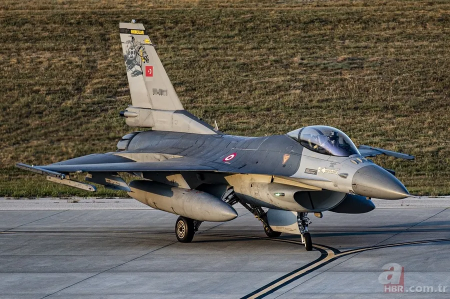 Türkiye'nin gururu: Akıncı Filo'nun "çelik kanatları" 7 dakikadan az sürede gökyüzünde 8