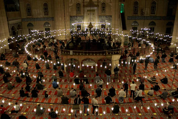 ilk-sahur-ne-zaman-hangi-tarihte-diyanet-2024-ramazan-ayi-ilk-sahur-ve-iftar-vakitleri-istanbul-ankara-izmir-b-1709125107737.jpg İlk sahur ne zaman, hangi tarihte? Diyanet 2024 Ramazan ayı ilk sahur ve iftar vakitleri! İstanbul, Ankara, İzmir, Bursa. Samsun... - 4