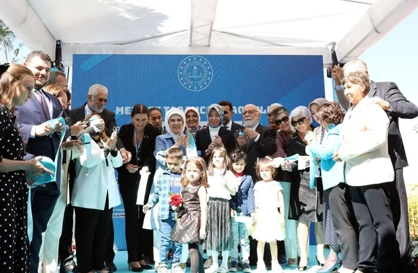 emine-erdogan-okul-oncesi-egitim-firsat-esitligi-sagliyor-1662735515986.jpg Emine Erdoğan: Okul öncesi eğitim fırsat eşitliği sağlıyor - 3