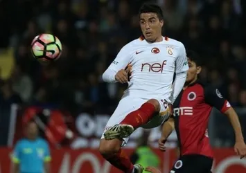 Wesley Sneijder'in boşluğu Josue ile dolacak