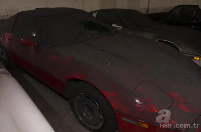 Corvette marka arabalar çürümeye terkedilmiş halde bulundu 🚗 12