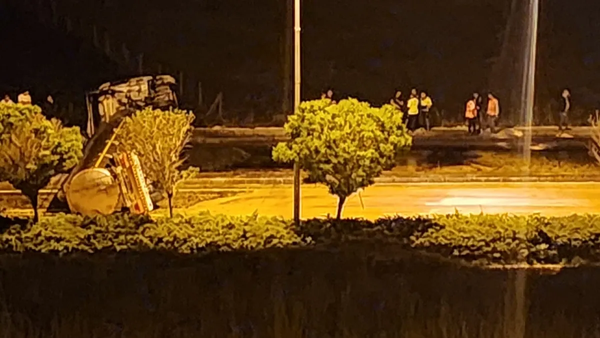 Ankara’da zeytinyağı yüklü tanker kaza yaptı