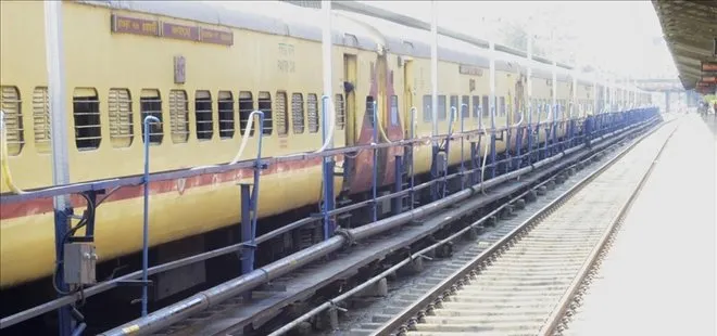 Hindistan’da dolandırıcılığın böylesi pes dedirtti! İşe alınacakları vaadiyle kandırılan 28 kişi 1 ay boyunca tren saydı